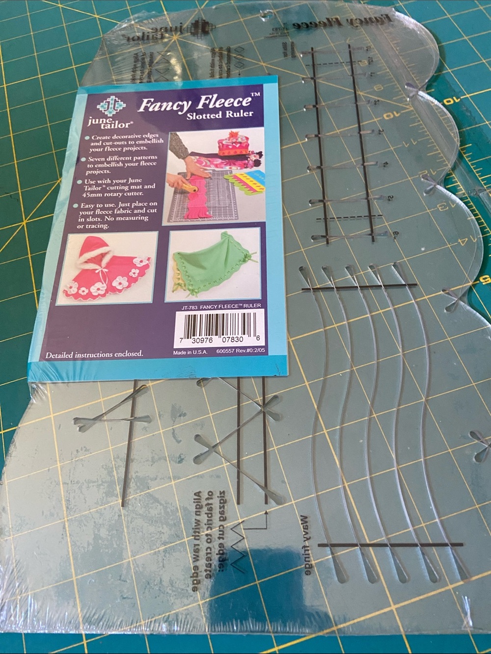 Fancy Fleece Slotted Ruler - Clear Template for Decorative Edges